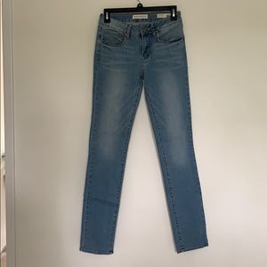BULLHEAD light wash skinny jeans